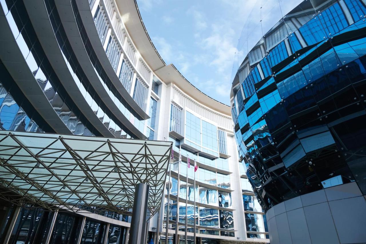 Crowne Plaza Doha - The Business Park By Ihg Exterior foto The new building of the University of Economics and Business Vienna