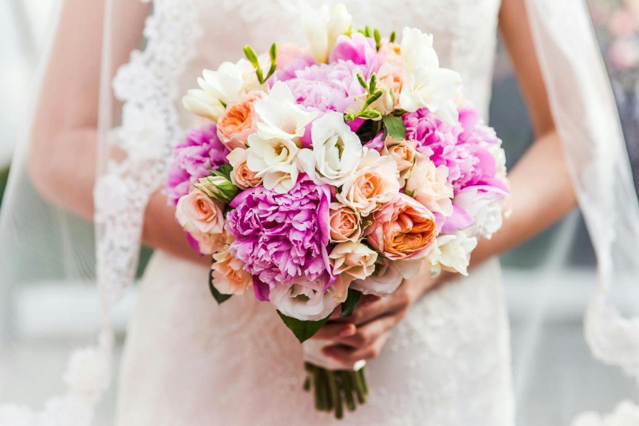 Crowne Plaza Doha - The Business Park By Ihg Exterior foto A bridal bouquet