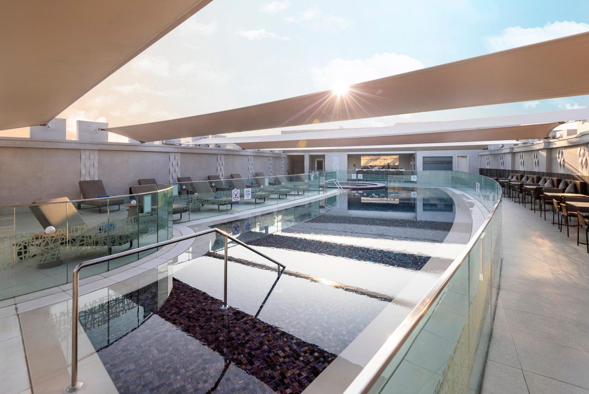 Crowne Plaza Doha - The Business Park By Ihg Exterior foto The Sky Bar